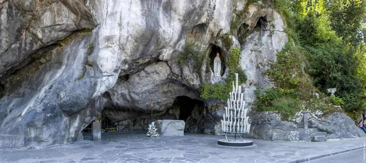 Hôtel Croix des Bretons - Lourdes Pyrénées France