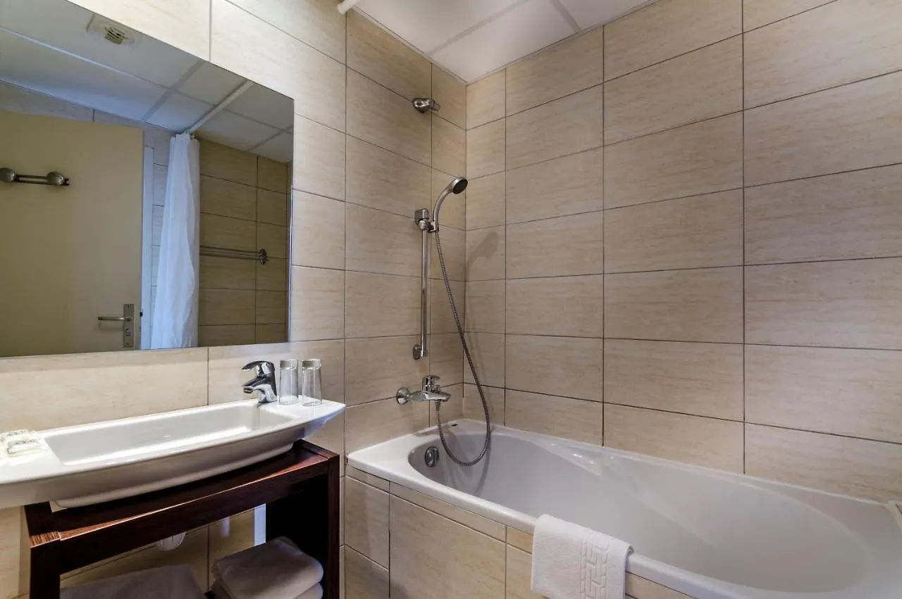 Hôtel Croix des Bretons - Lourdes Pyrénées Hotel