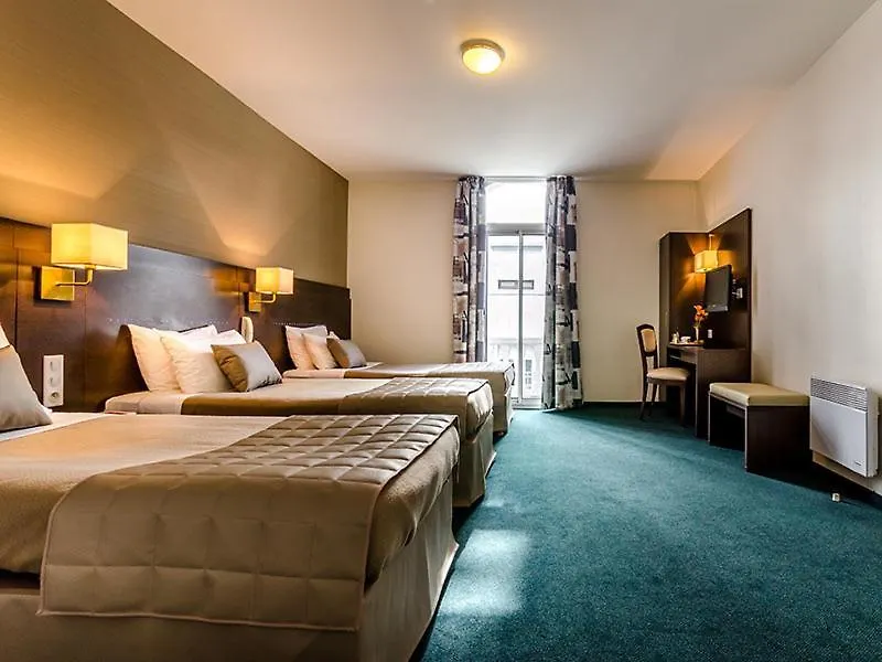 *** Hotel Hôtel Croix des Bretons - Lourdes Pyrénées France